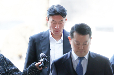 '불법 촬영' 황의조 1심서 징역 1년·집행유예 2년
