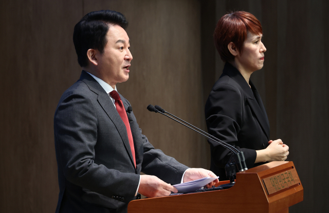 원희룡 전 국토교통부 장관이 12일 서울 여의도 국회에서 윤석열 대통령 탄핵 심판 관련 헌법재판소 규탄 기자회견을 하고 있다. 연합뉴스
