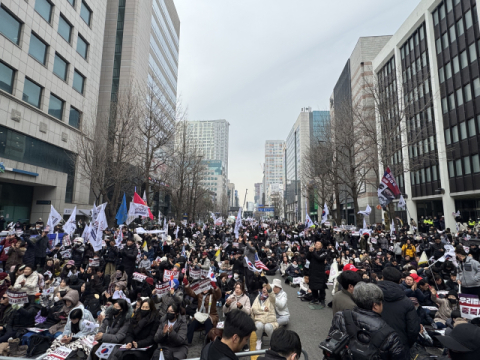 광주 금남로, 역대급 尹 탄핵 반대 집회…전국 각지서 집결