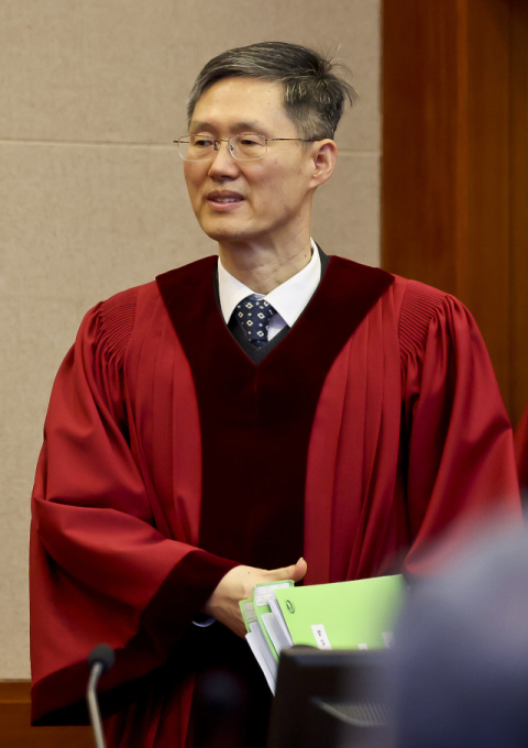 헌재, 尹 탄핵심판 20일 변론 1시간 늦춰…'혈액암' 조지호 강제구인 요청
