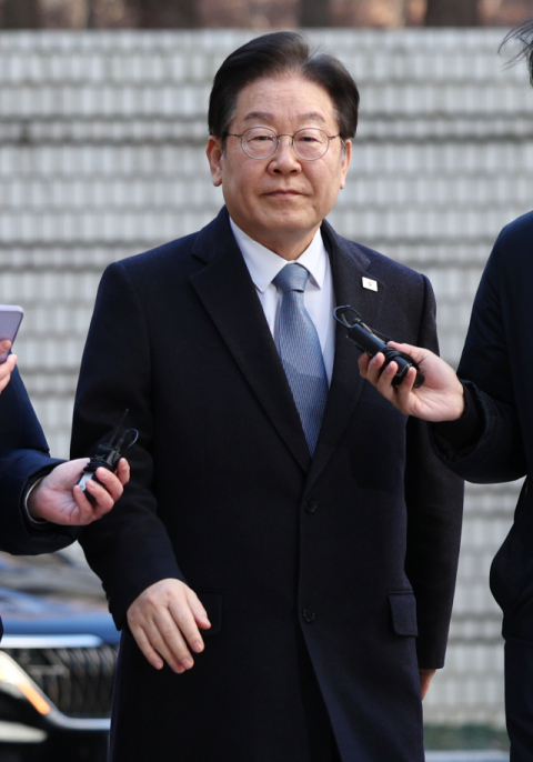 이재명, '대장동 재판' 증인으로 출석…다음 달 신문 예정