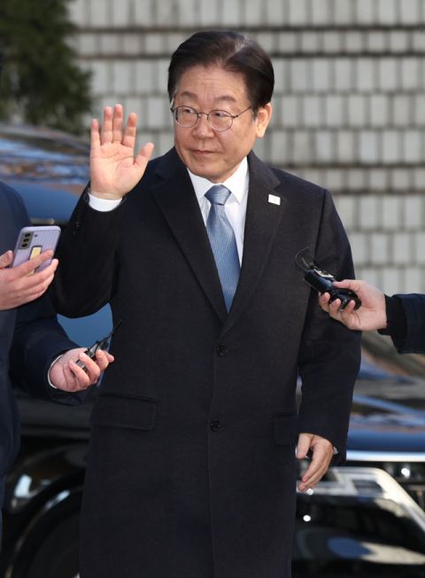 이재명 '민주당=중도보수' 발언에 민주 