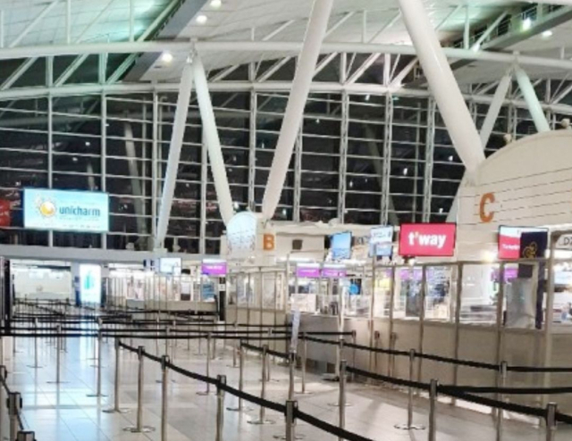 텅빈 후쿠오카 공항 페이스북 캡처