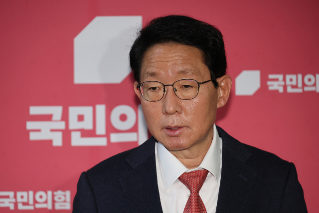 국민의힘 김상훈 정책위의장이 24일 서울 여의도 국회에서 연금 개혁안 등 현안 관련 브리핑을 하고 있다. 연합뉴스