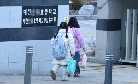 '민간 아이돌봄 등록제' 추진 속도 낸다…내달 초 여가위 전체회의서 논의