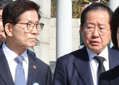 '洪 캠프' 현역 의원들, 김문수 지지 선언 나선다
