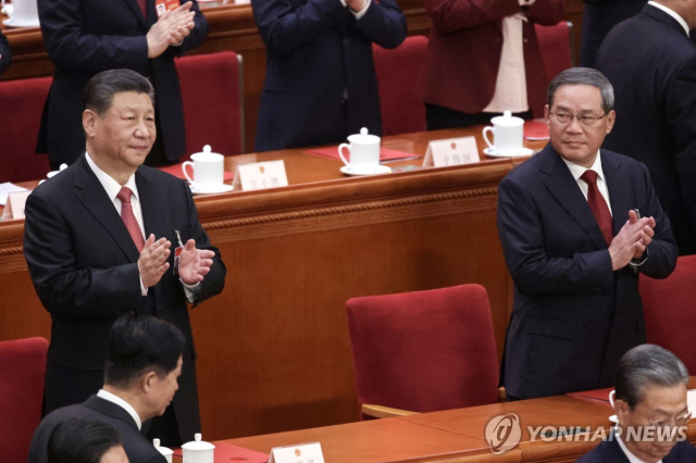 지난해 3월 양회에 참석한 시진핑 중국 국가 주석과 리창 총리. 연합뉴스
