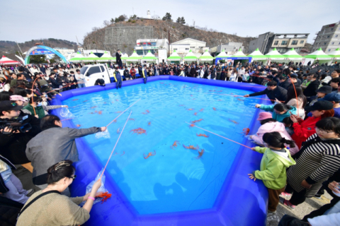 왕돌초광장 '울진대게·붉은대게 축제' 6만명 다녀가