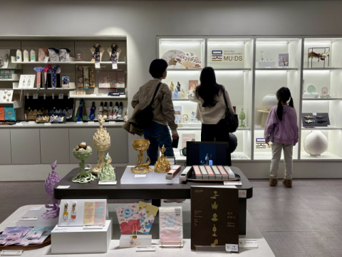 박물관 '뮷즈' 올해 매출 400억원 넘었다…역대 최고치