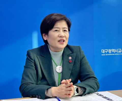 강은희 교육감, AI 교과서 채택 강요 논란에 