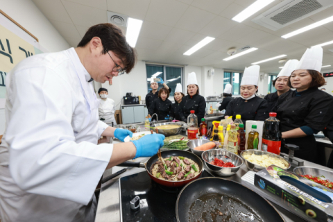 예천군, 오세득 셰프와 손잡고 특화음식 개발…지역 먹거리 콘테츠화