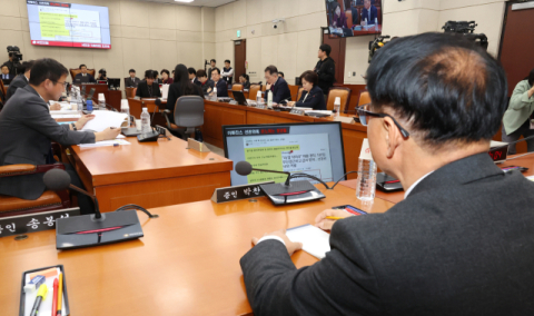 선관위, '고위직 특혜채용' 직원 11명 수사의뢰…자체 감사도 착수