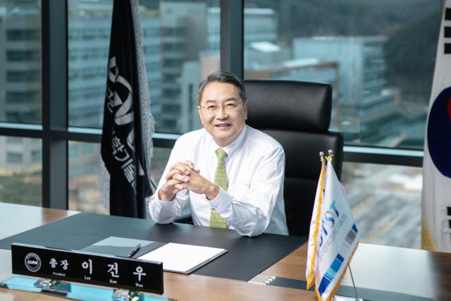 [지방대 위기극복 릴레이 기고]DGIST 이건우 총장…지역 산업혁신과 경쟁력 강화 전략, 그리고 DGIST의 역할