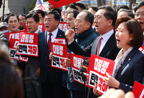 與, 최재해·이창수 탄핵기각에…