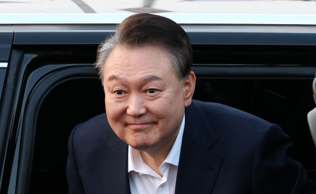 尹 대통령 석방 뒤 탄핵기각 전망 10%p 급등