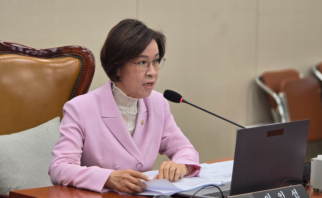 이인선, 교내 휴대전화 사용 제한 담은 법안 발의
