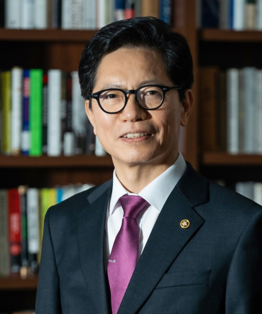 황정근 국회도서관장 