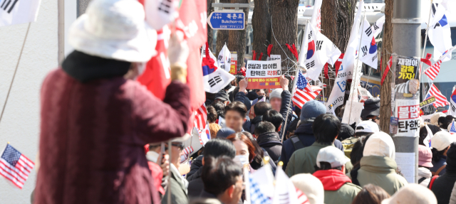 헌재, 오늘도 '尹 선고일' 답 없이 침묵만