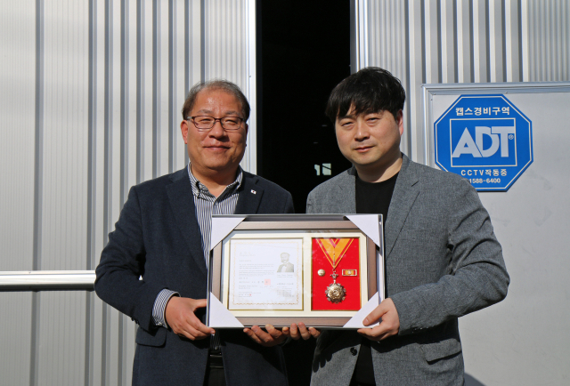 대한적십자사 대구지사(회장 박명수)는 생활용품 전문 쇼핑몰을 운영하고 있는 트라이크코리아(대표 이동익)에게 