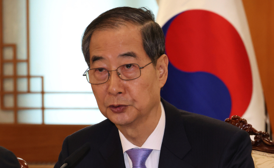 '격' 안 맞아 불발된 트럼프 통화, 한 총리 성사시킬까