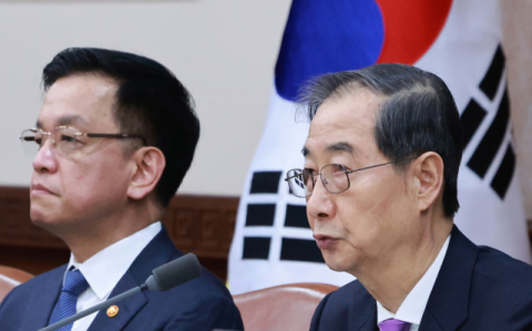 최상목, 한덕수 출마 논의 여부에…