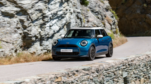 MINI 코리아가 뉴 MINI 쿠퍼만의 매력적인 스타일에 여유로운 공간까지 제공하는 합리적인 모델 