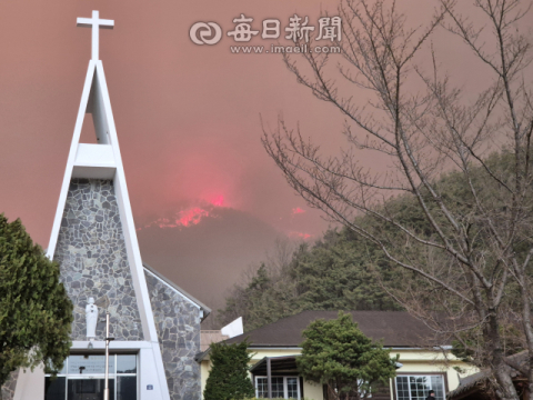 청송 산불로 최초 사망자 발생