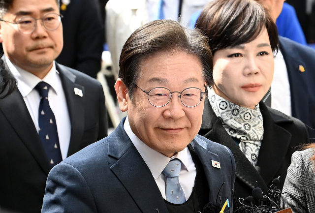더불어민주당 이재명 대표가 26일 서울 서초구 서울고등법원에서 열린 공직선거법 위반 혐의 2심 선고 공판에 출석하고 있다. 연합뉴스