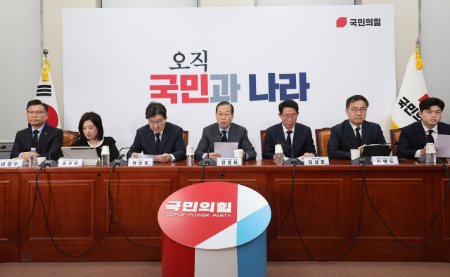 국민의힘 권영세 비상대책위원장이 27일 국회에서 열린 비상대책위원회의에서 발언하고 있다. 연합뉴스