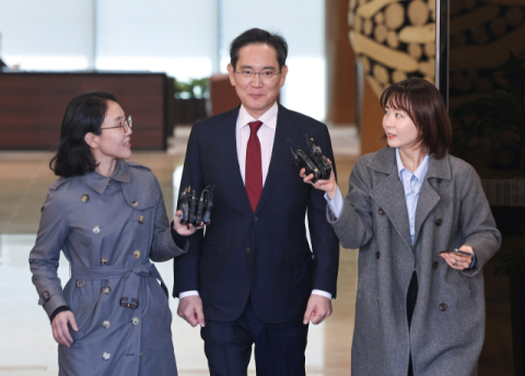 중국 방문 이재용 회장…'사즉생' 삼성전자, 글로벌 경영 확대