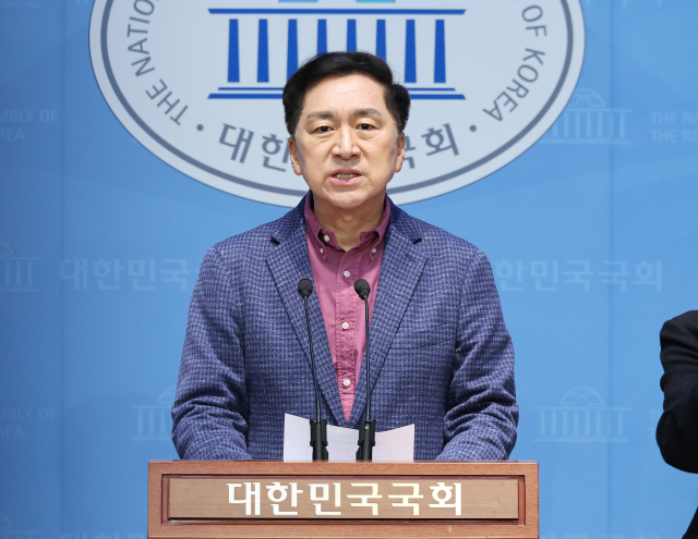 김기현 국민의힘 의원이 28일 서울 여의도 국회 소통관에서 기자회견을 열고 더불어민주당 이재명 대표의 공직선거법 위반 사건 항소심에서 서울고법의 무죄판결에 대해 대법원의 