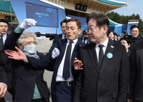 이재명 현충원서 또 