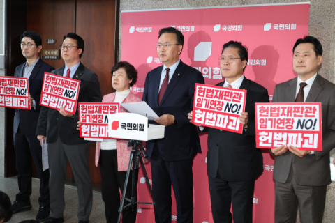 [속보]'문형배·이미선 임기연장법안'…野 주도 법사소위 통과, 與 