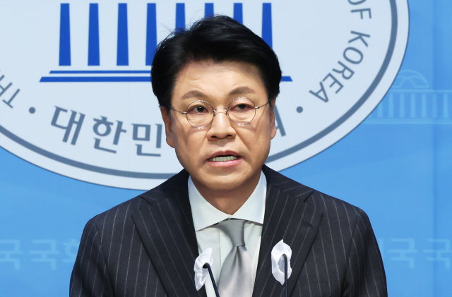 성폭력 혐의로 경찰 수사를 받던 장제원 전 국민의힘 의원(사진)이 숨진 채 발견됐다. 연합뉴스