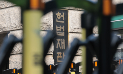 경찰, 헌재 인근 100ｍ '진공상태화' 조기 착수…집회 측에 통보