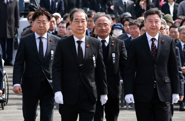 한덕수 대통령 권한대행 국무총리가 3일 제주특별자치도 4·3 평화공원에서 열린 