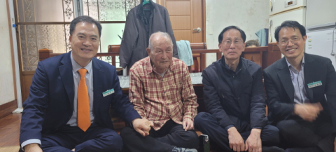 울릉교육청, 독도의용수비대 정원도 대원 97세 생일 축하 방문