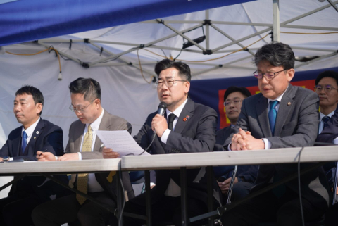 尹 선고 D-1, 막판 여론 결집하는 야당 