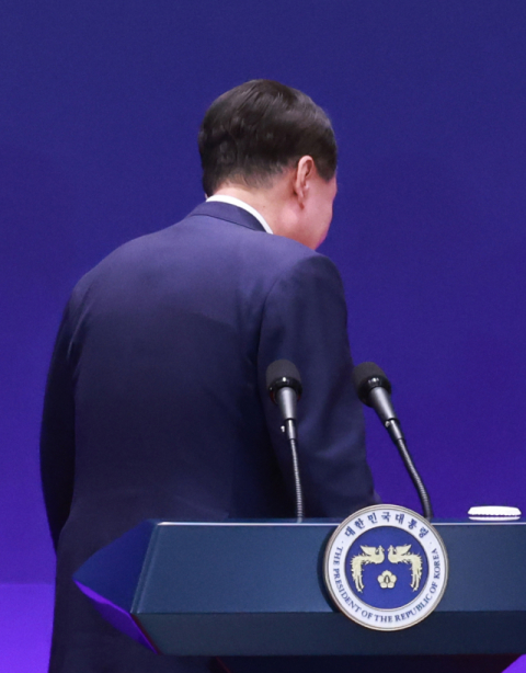 尹 전 대통령 겨누는 수사기관…명태균·채해병 줄줄이