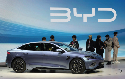 전기차 캐즘에도 34% 성장…중국·BYD 질주, 테슬라 하락