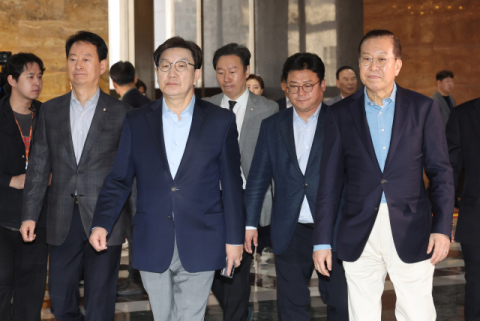與, 현 지도부 그대로 대선 준비…7일 비대위 열고 선관위 출범