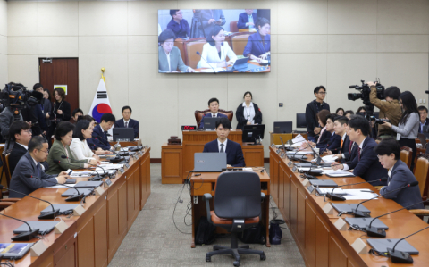 국민연금 어떻게 되나…국회 특위 첫날부터 '위원 자격' 두고 설전