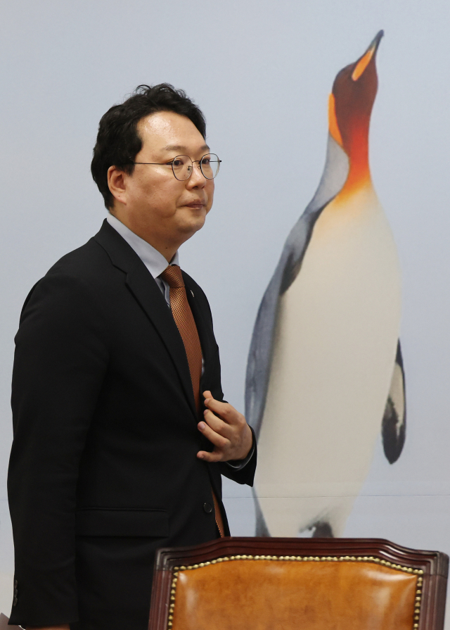 개혁신당 천하람 원내대표 겸 당 대표 권한대행이 7일 국회에서 열린 최고위원회의에 참석하고 있다. 연합뉴스