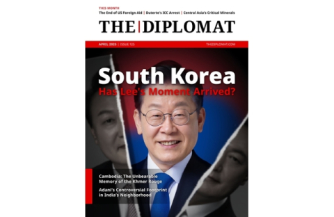 웃는 이재명과 반반 찢어진 윤석열…美 더 디플로맷 4월호 표지로