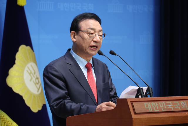 이정현 전 새누리당(국민의힘 전신) 대표가 8일 서울 여의도 국회 소통관에서 대선 출마 선언을 하고 있다. 연합뉴스