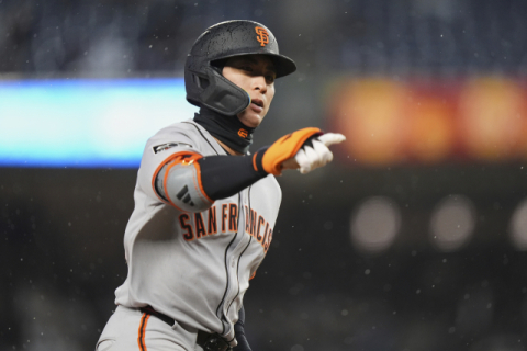 MLB 이정후, 또 2루타 쐈다…8개로 전체 1위