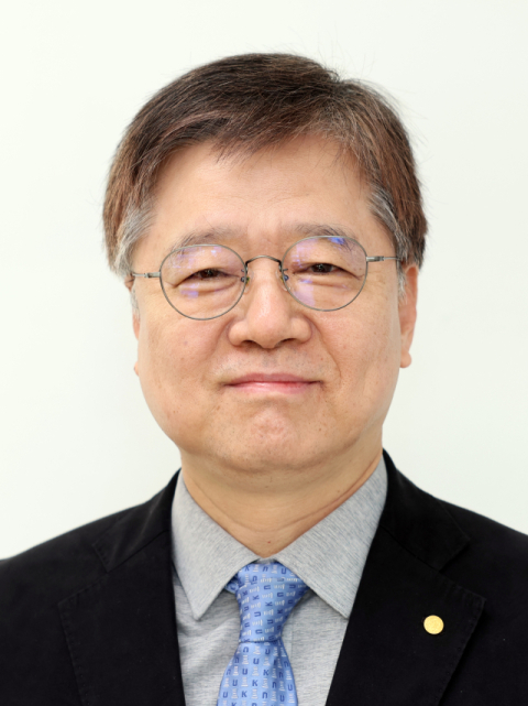 [지방대 위기극복 릴레이 기고] 경북대 이시철 교학부총장 '새로 쓰는 지역대학의 길: 공공성, 지역, 혁신'