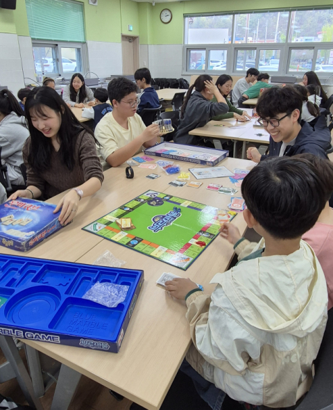 경북외고 학생들, 다문화센터에서 3년째 영어 강사로 활약