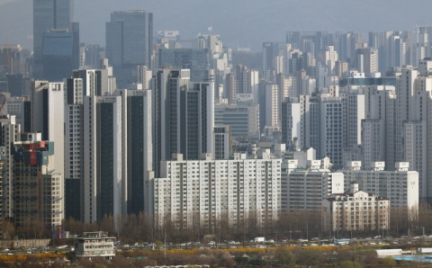 국내 주춤, 해외는 질주…건설 수주 희비 엇갈렸다
