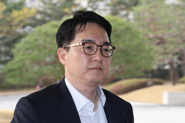 심우정 검찰총장이 9일 서울 서초구 대검찰청으로 출근하고 있다. 한편 고용노동부는 전날 심 총장 딸의 외교부 특혜채용 의혹과 관련한 신고를 접수하고 조사에 나섰다. 연합뉴스